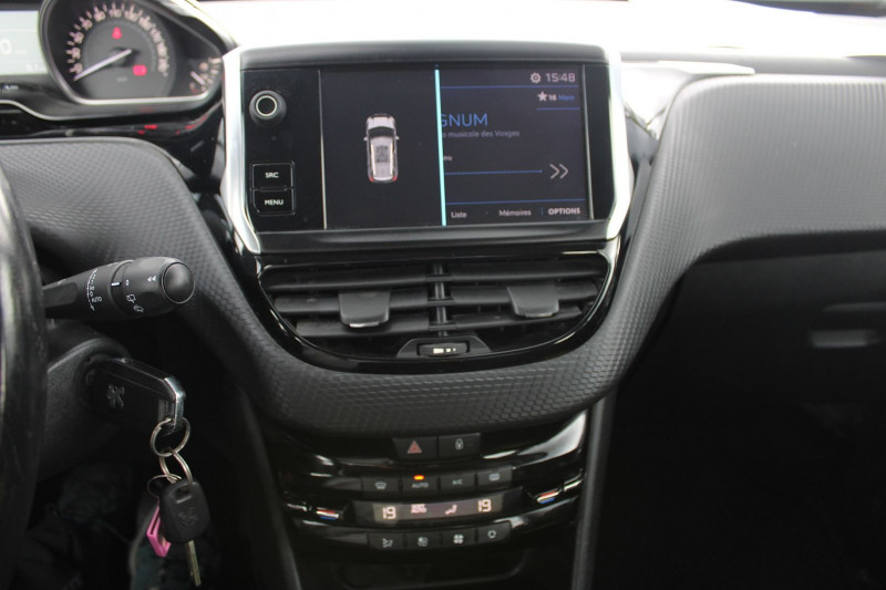 Photo 13 de l'offre de PEUGEOT 2008 II 1L6 HDI 100 CV ALLURE GPS 3D CLIM AUDIO MP3 USB JA 16 RADAR BLUETOOTH RÃGULATEUR à 10500€ chez Bougel transactions