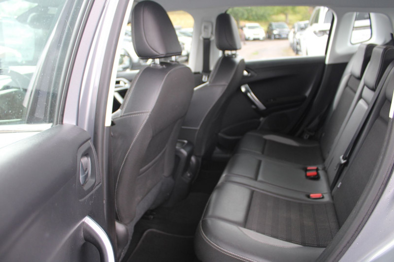 Photo 9 de l'offre de PEUGEOT 2008 II 1L6 HDI 100 CV ALLURE GPS 3D CLIM AUDIO MP3 USB JA 16 RADAR BLUETOOTH RÃGULATEUR à 10500€ chez Bougel transactions