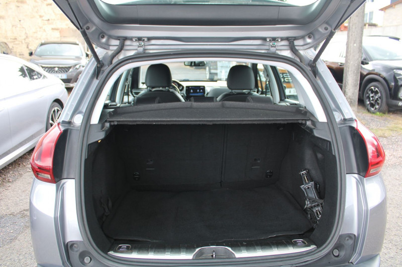 Photo 6 de l'offre de PEUGEOT 2008 II 1L6 HDI 100 CV ALLURE GPS 3D CLIM AUDIO MP3 USB JA 16 RADAR BLUETOOTH RÃGULATEUR à 10500€ chez Bougel transactions