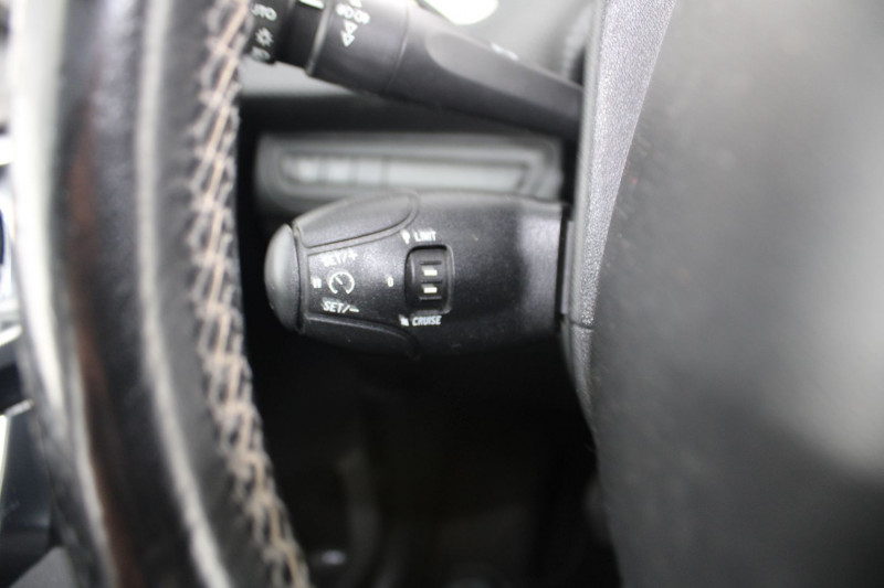 Photo 11 de l'offre de PEUGEOT 2008 II 1L6 HDI 100 CV ALLURE GPS 3D CLIM AUDIO MP3 USB JA 16 RADAR BLUETOOTH RÃGULATEUR à 10500€ chez Bougel transactions