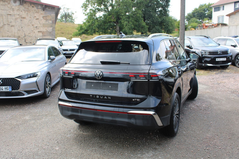 Photo 2 de l'offre de VOLKSWAGEN TIGUAN 5 ELEGANCE HYBRIDE TSI 150 CV GPS 3D CAMÃRA USB JA 18 I-COKPIT ATTELAGE BOITE AUTO à 37900€ chez Bougel transactions