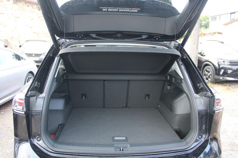 Photo 6 de l'offre de VOLKSWAGEN TIGUAN 5 ELEGANCE HYBRIDE TSI 150 CV GPS 3D CAMÃRA USB JA 18 I-COKPIT ATTELAGE BOITE AUTO à 37900€ chez Bougel transactions