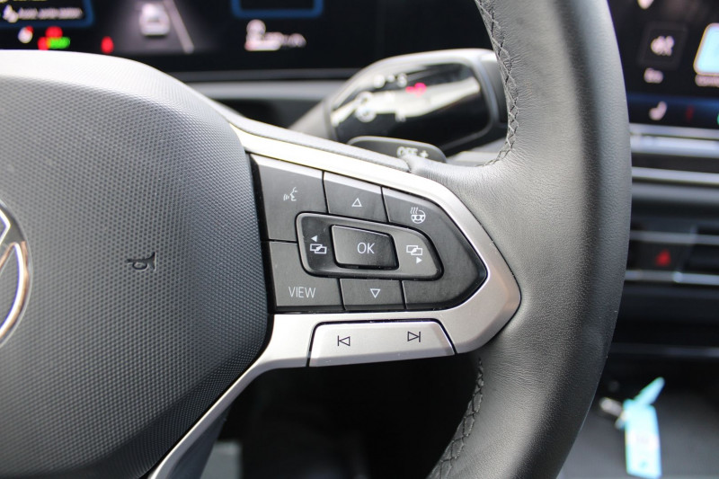 Photo 18 de l'offre de VOLKSWAGEN TIGUAN 5 ELEGANCE HYBRIDE TSI 150 CV GPS 3D CAMÃRA USB JA 18 I-COKPIT ATTELAGE BOITE AUTO à 37900€ chez Bougel transactions