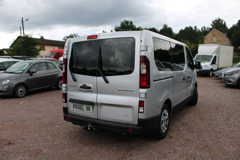 Photo 2 de l'offre de RENAULT TRAFIC MINIBUS DCI 125 CV L1 "9 PLACES" GPS 3D R-LINK MP3 USB GRIP BLUETOOTH RÃGULATEUR à 18900€ chez Bougel transactions