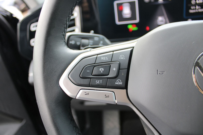 Photo 13 de l'offre de VOLKSWAGEN TIGUAN 5 ELEGANCE HYBRIDE TSI 150 CV GPS 3D CAMÃRA USB JA 18 I-COKPIT ATTELAGE BOITE AUTO à 37900€ chez Bougel transactions