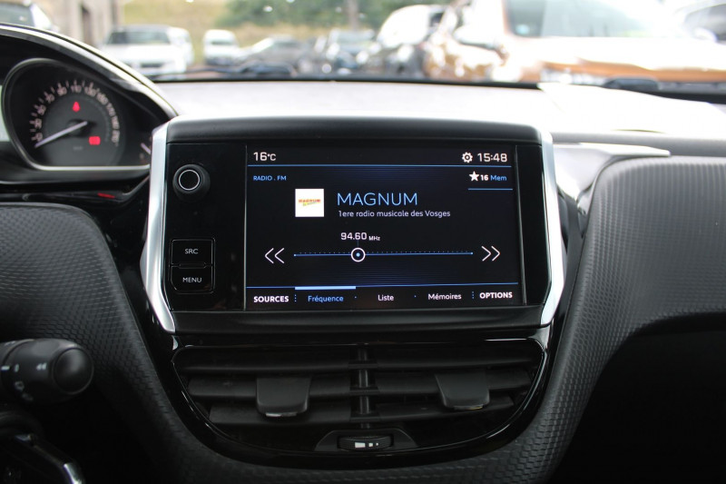 Photo 12 de l'offre de PEUGEOT 2008 II 1L6 HDI 100 CV ALLURE GPS 3D CLIM AUDIO MP3 USB JA 16 RADAR BLUETOOTH RÃGULATEUR à 10500€ chez Bougel transactions