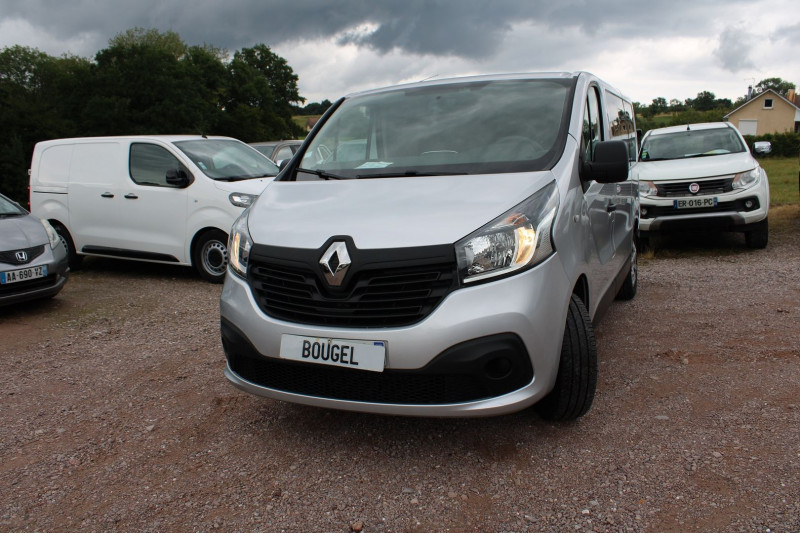 Photo 4 de l'offre de RENAULT TRAFIC MINIBUS DCI 125 CV L1 "9 PLACES" GPS 3D R-LINK MP3 USB GRIP BLUETOOTH RÃGULATEUR à 18900€ chez Bougel transactions