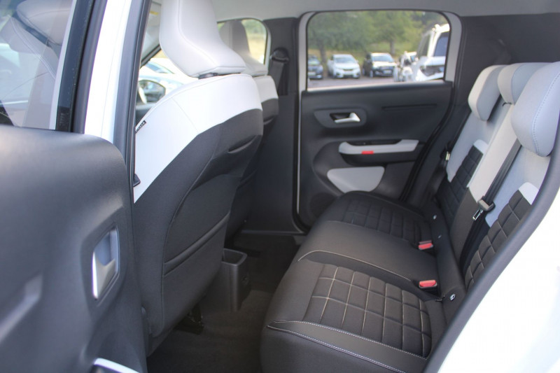 Photo 8 de l'offre de CITROEN C3 PHASE 5 MAX 100 CV ESSENCE GPS 3D CAMÃRA FULL LED MP3 USB I-COKPIT BLUETOOTH RÃGULATEUR à 19500€ chez Bougel transactions