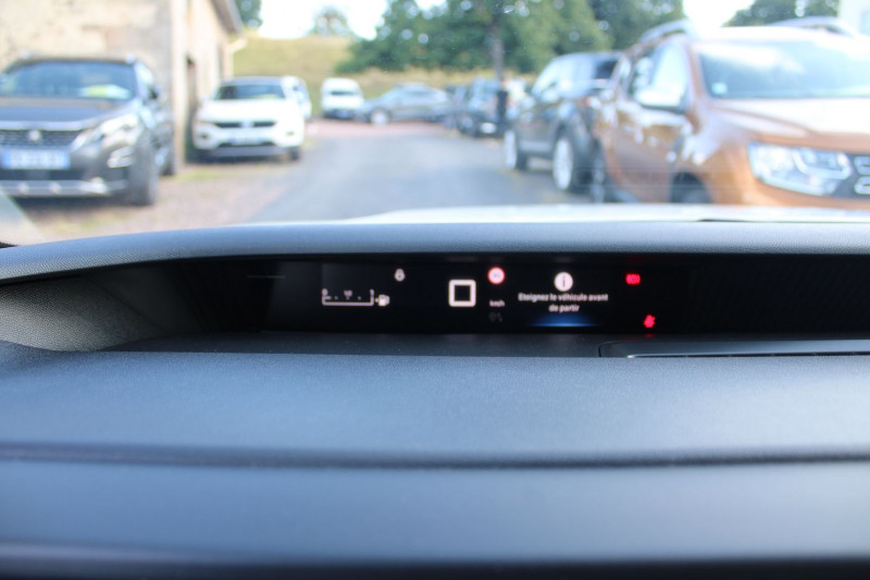 Photo 14 de l'offre de CITROEN C3 PHASE 5 MAX 100 CV ESSENCE GPS 3D CAMÃRA FULL LED MP3 USB I-COKPIT BLUETOOTH RÃGULATEUR à 19500€ chez Bougel transactions