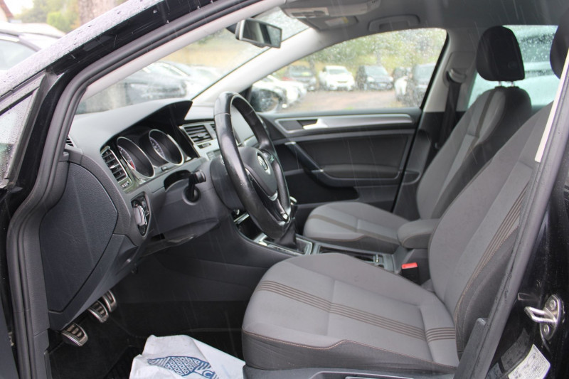 Photo 7 de l'offre de VOLKSWAGEN GOLF 7 ALLSTAR GPS 3D CLIM 2L TDI 150 CV CAMÃRA RE AUDIO USB JA 16 BLUETOOTH RÃGULATEUR à 13990€ chez Bougel transactions