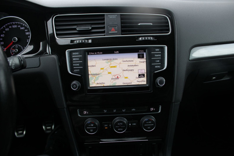 Photo 12 de l'offre de VOLKSWAGEN GOLF 7 ALLSTAR GPS 3D CLIM 2L TDI 150 CV CAMÃRA RE AUDIO USB JA 16 BLUETOOTH RÃGULATEUR à 13990€ chez Bougel transactions