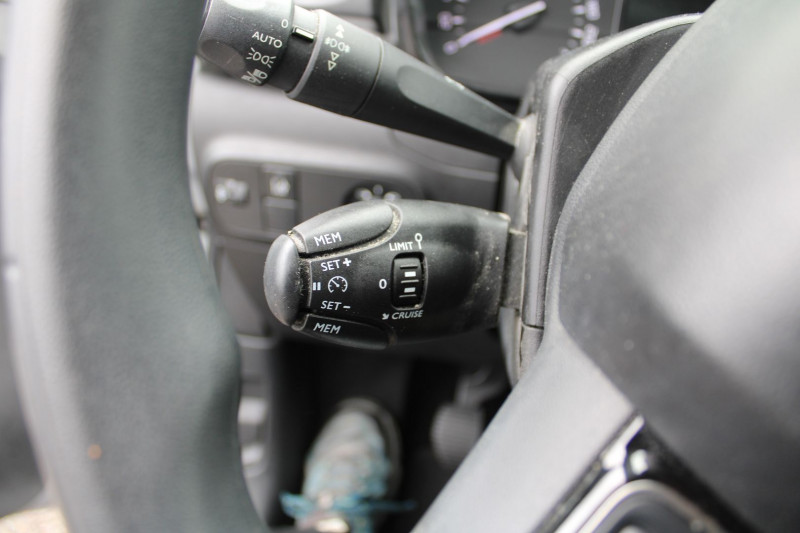 Photo 10 de l'offre de CITROEN C3 III FEEL BUSINESS 82 CV ESSENCE GPS 3D CLIM AUDIO MP3 USB RADAR BLUETOOTH RÃGULATEUR à 7990€ chez Bougel transactions