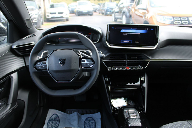 Photo 11 de l'offre de PEUGEOT 2008 PHASE 4 ALLURE 145 CV HYBRIDE GPS 3D I-COKPIT FULL LED JA 17 RÃGULATEUR BOITE AUTO DCS-6 à 26990€ chez Bougel transactions