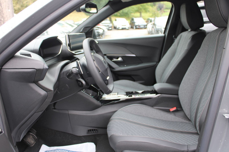 Photo 8 de l'offre de PEUGEOT 2008 PHASE 4 ALLURE 145 CV HYBRIDE GPS 3D I-COKPIT FULL LED JA 17 RÃGULATEUR BOITE AUTO DCS-6 à 26990€ chez Bougel transactions
