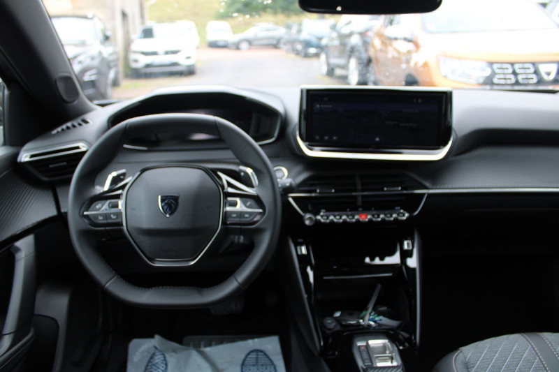 Photo 10 de l'offre de PEUGEOT 2008 PHASE 4 ALLURE 145 CV HYBRIDE GPS 3D I-COKPIT FULL LED JA 17 RÃGULATEUR BOITE AUTO DCS-6 à 26990€ chez Bougel transactions