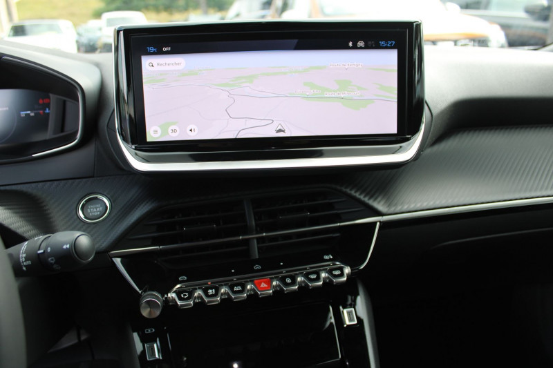 Photo 13 de l'offre de PEUGEOT 2008 PHASE 4 ALLURE 145 CV HYBRIDE GPS 3D I-COKPIT FULL LED JA 17 RÃGULATEUR BOITE AUTO DCS-6 à 26990€ chez Bougel transactions