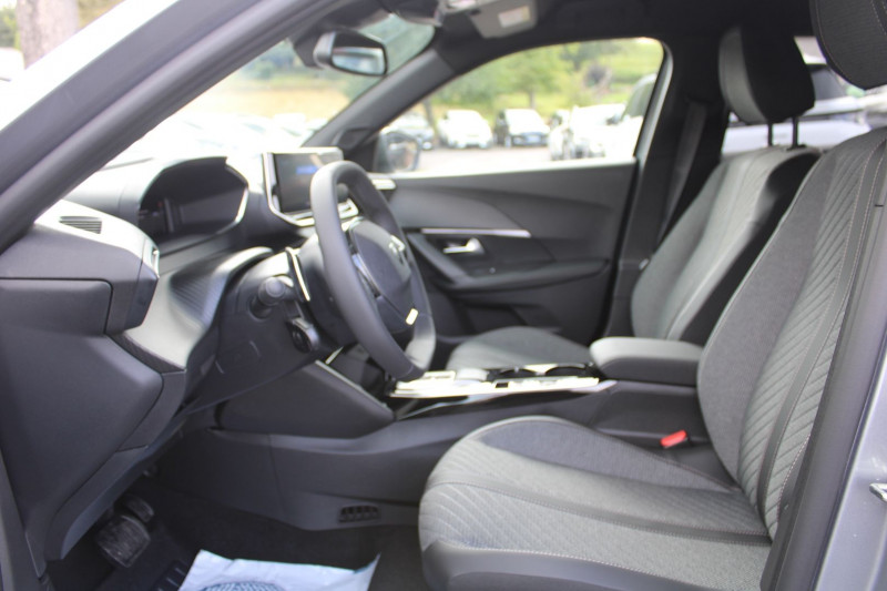 Photo 9 de l'offre de PEUGEOT 2008 PHASE 4 ALLURE 145 CV HYBRIDE GPS 3D I-COKPIT FULL LED JA 17 RÃGULATEUR BOITE AUTO DCS-6 à 26990€ chez Bougel transactions