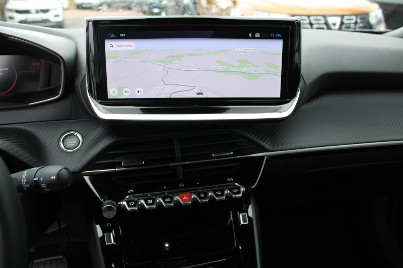 Photo 12 de l'offre de PEUGEOT 2008 PHASE 4 ALLURE 145 CV HYBRIDE GPS 3D I-COKPIT FULL LED JA 17 RÃGULATEUR BOITE AUTO DCS-6 à 26990€ chez Bougel transactions