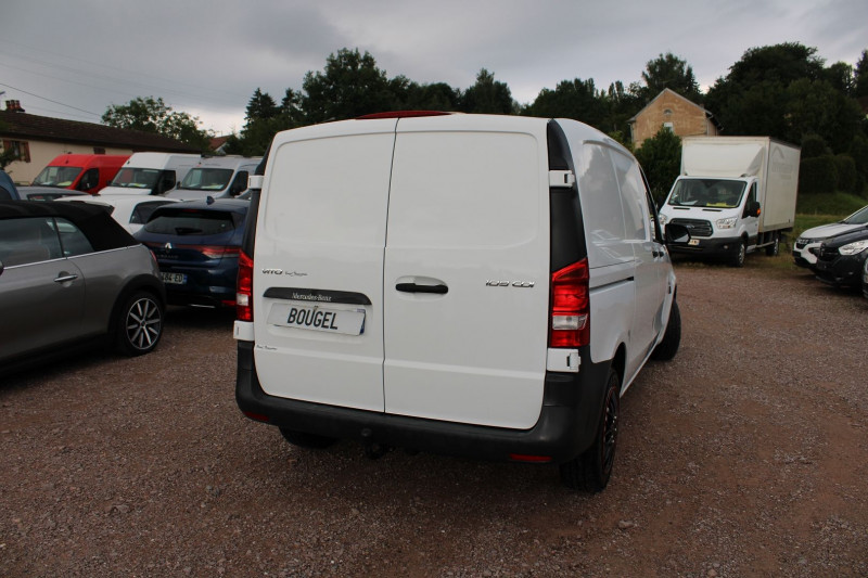 Photo 2 de l'offre de MERCEDES-BENZ VITO FG 109 CDI COMPACT PACK CLIM ATTELAGE AUDIO USB RÃGULATEUR BLUETOOTH RABILLAGE BOIS à 15900€ chez Bougel transactions