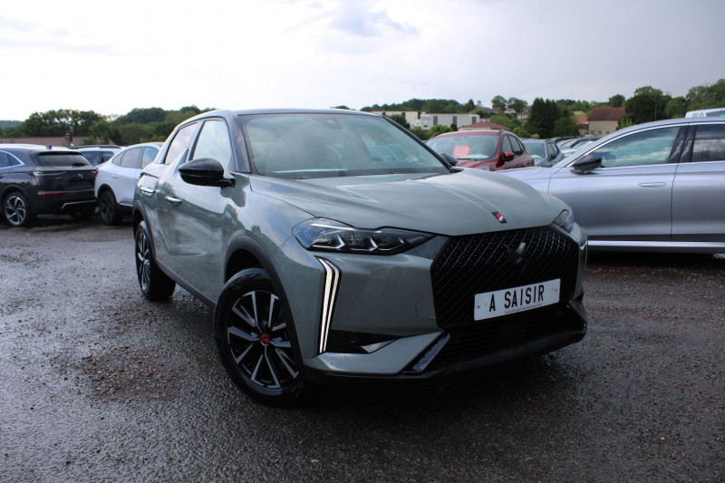 Photo Ds DS 3 CROSSBACK II 130CV BOITE AUTO 1L5 BLUEHDI PERFORMANCE LINE CUIR FULL LEDS JA 18 GRAND GPS USB Diesel GRIS LACQUÃ/ NOIR en vente chez Bougel transactions Ds DS 3 CROSSBACK II 130CV BOITE AUTO 1L5 BLUEHDI PERFORMANCE LINE CUIR FULL LEDS JA 18 GRAND GPS USB Diesel GRIS LACQUÃ/ NOIR Occasion à vendre