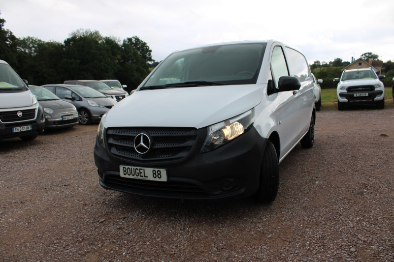 Photo 4 de l'offre de MERCEDES-BENZ VITO FG 109 CDI COMPACT PACK CLIM ATTELAGE AUDIO USB RÃGULATEUR BLUETOOTH RABILLAGE BOIS à 15900€ chez Bougel transactions