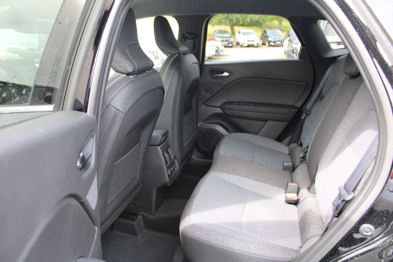 Photo 9 de l'offre de RENAULT SYMBIOZ TECHNO 145 CV HYBRIDE GPS 3D CAMÃRA AUDIO USB JA 18 FULL LED I-COKPIT BOITE AUTO à 29990€ chez Bougel transactions
