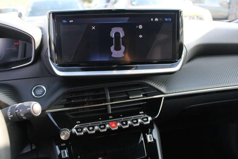Photo 14 de l'offre de PEUGEOT 2008 PHASE 4 ALLURE 145 CV HYBRIDE GPS 3D I-COKPIT FULL LED JA 17 RÃGULATEUR BOITE AUTO DCS-6 à 26990€ chez Bougel transactions