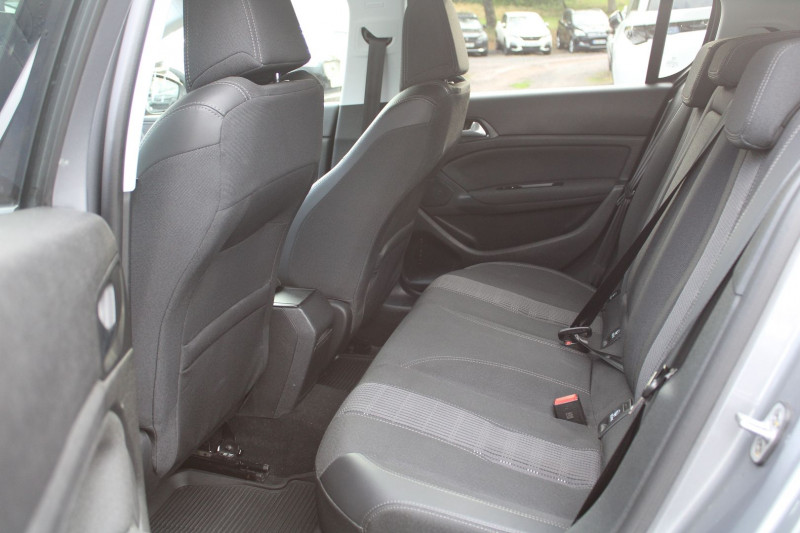 Photo 8 de l'offre de PEUGEOT 308 III 1L6 HDI 120 CV ALLURE GPS 3D CLIM MI/CUIR USB JA 16 RADAR BLUETOOTH RÃGULATEUR à 13500€ chez Bougel transactions