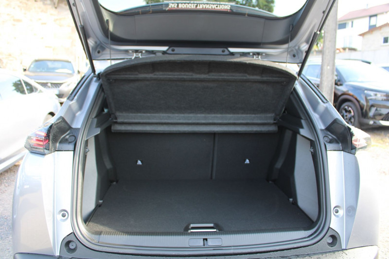 Photo 6 de l'offre de PEUGEOT 2008 PHASE 4 ALLURE 145 CV HYBRIDE GPS 3D I-COKPIT FULL LED JA 17 RÃGULATEUR BOITE AUTO DCS-6 à 26990€ chez Bougel transactions