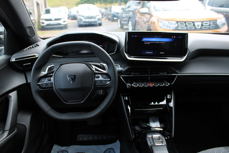 Photo 10 de l'offre de PEUGEOT 2008 PHASE 4 ALLURE 145 CV HYBRIDE GPS 3D I-COKPIT FULL LED JA 17 RÃGULATEUR BOITE AUTO DCS-6 à 26990€ chez Bougel transactions