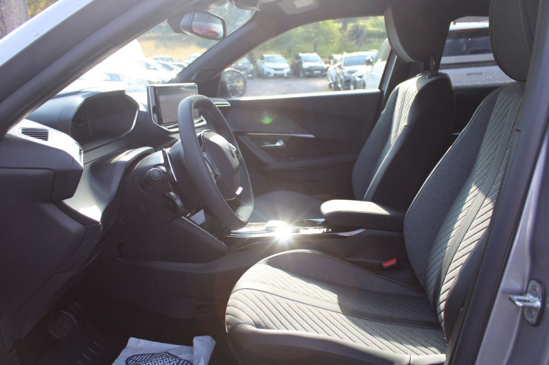 Photo 8 de l'offre de PEUGEOT 2008 PHASE 4 ALLURE 145 CV HYBRIDE GPS 3D I-COKPIT FULL LED JA 17 RÃGULATEUR BOITE AUTO DCS-6 à 26990€ chez Bougel transactions