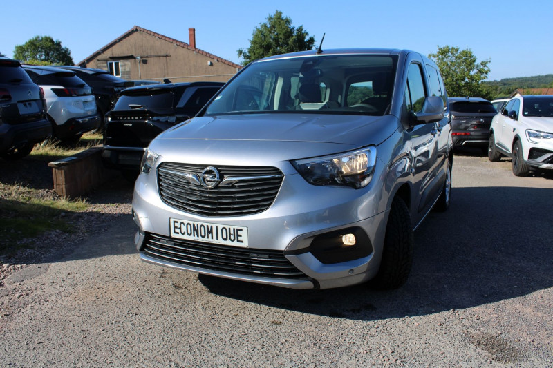 Photo 4 de l'offre de OPEL COMBO LIFE 1L5 DIESEL 100 GPS USB CLIM AUTO ABS JA RÃGULATEUR BLUETOOTH LEDS ACCOUDOIR à 15990€ chez Bougel transactions