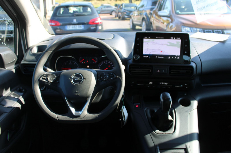 Photo 10 de l'offre de OPEL COMBO LIFE 1L5 DIESEL 100 GPS USB CLIM AUTO ABS JA RÃGULATEUR BLUETOOTH LEDS ACCOUDOIR à 15990€ chez Bougel transactions