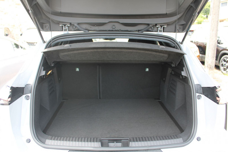 Photo 6 de l'offre de RENAULT SYMBIOZ TECHNO 145 CV HYBRIDE GPS 3D CAMÃRA AUDIO USB JA 18 FULL LED I-COKPIT BOITE AUTO à 29990€ chez Bougel transactions