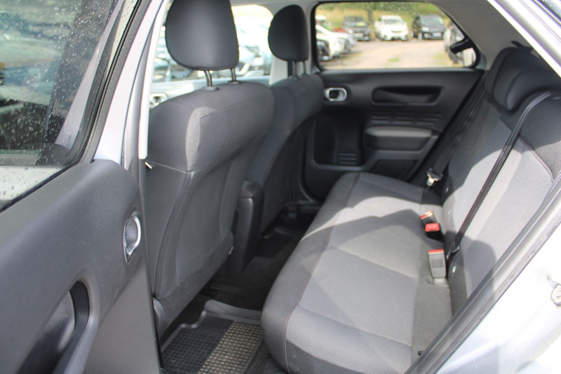 Photo 9 de l'offre de CITROEN C4 CACTUS II 1L5 BLUEHDI 100 CV SHINE BOITE 6V GPS RÃGULATEUR BLUETOOTH CAMÃRA  JANTES 17 USB à 13990€ chez Bougel transactions