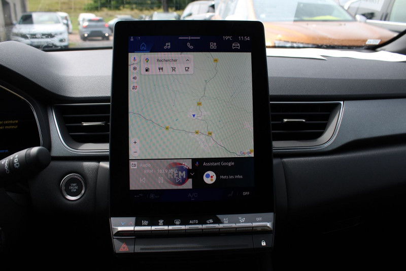 Photo 13 de l'offre de RENAULT SYMBIOZ TECHNO 145 CV HYBRIDE GPS 3D CAMÃRA AUDIO USB JA 18 FULL LED I-COKPIT BOITE AUTO à 29990€ chez Bougel transactions