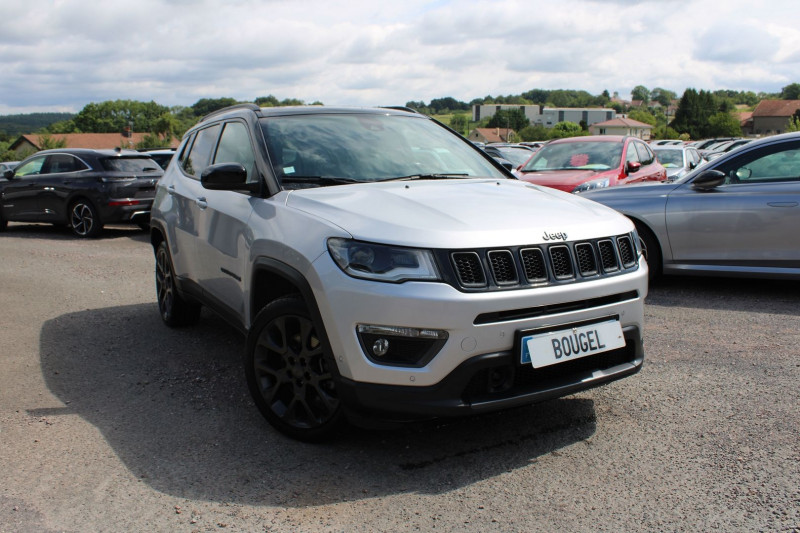 Jeep COMPASS GSE 240 CV S 4XE HYBRIDE "4X4" GPS 3D CAMÃRA TOIT PANO USB ATTELAGE BOITE AUTO Hybride GRIS / TOIT NOIR Occasion à vendre
