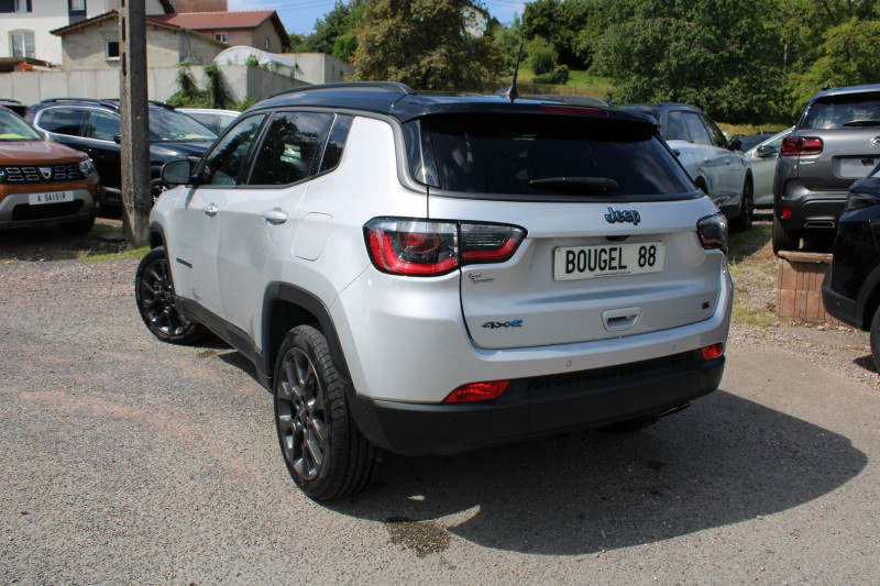 Photo 3 de l'offre de JEEP COMPASS GSE 240 CV S 4XE HYBRIDE "4X4" GPS 3D CAMÃRA TOIT PANO USB ATTELAGE BOITE AUTO à 21500€ chez Bougel transactions