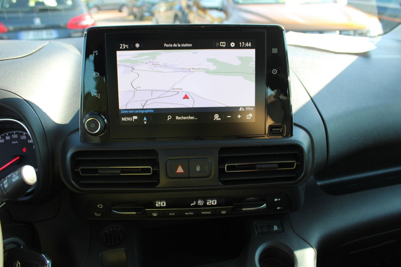 Photo 12 de l'offre de OPEL COMBO LIFE 1L5 DIESEL 100 GPS USB CLIM AUTO ABS JA RÃGULATEUR BLUETOOTH LEDS ACCOUDOIR à 15990€ chez Bougel transactions