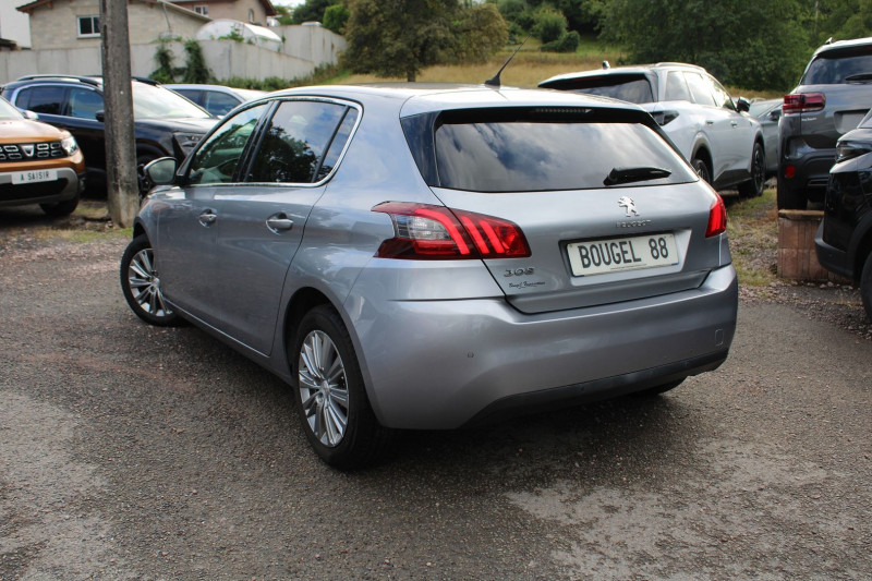 Photo 3 de l'offre de PEUGEOT 308 III 1L6 HDI 120 CV ALLURE GPS 3D CLIM MI/CUIR USB JA 16 RADAR BLUETOOTH RÃGULATEUR à 13500€ chez Bougel transactions