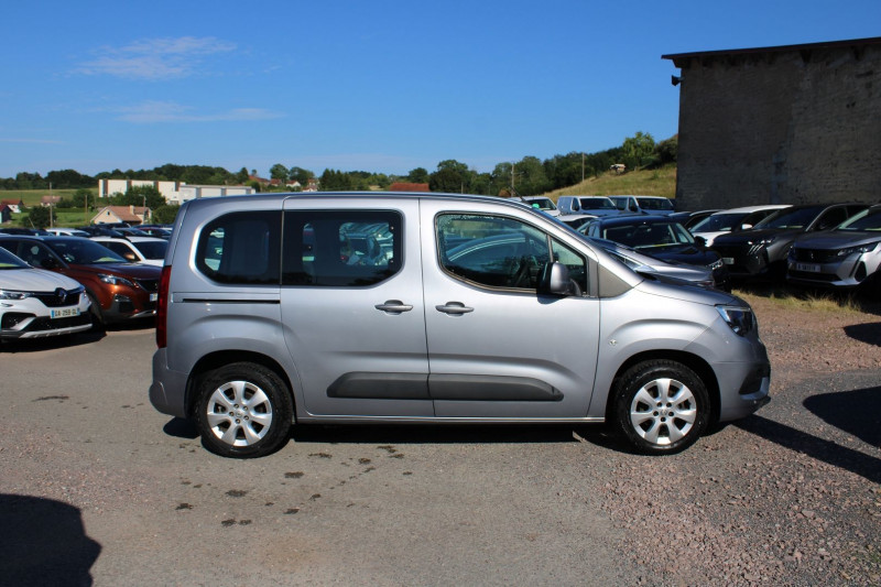Photo 5 de l'offre de OPEL COMBO LIFE 1L5 DIESEL 100 GPS USB CLIM AUTO ABS JA RÃGULATEUR BLUETOOTH LEDS ACCOUDOIR à 15990€ chez Bougel transactions