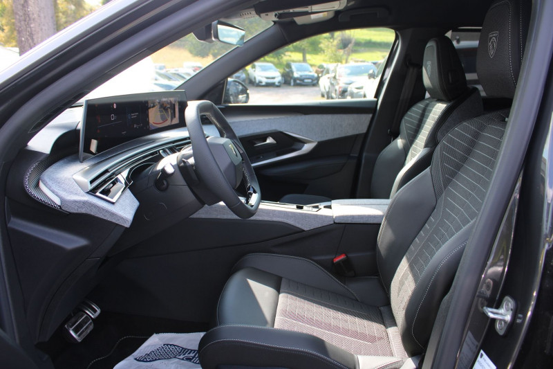 Photo 9 de l'offre de PEUGEOT 5008 PHASE 5 GT 145 CV HYBRIDE "7 PLACES" GPS 3D CAMÃRA USB JA 19 I-COKPIT BOITE AUTO DCS-6 à 38900€ chez Bougel transactions