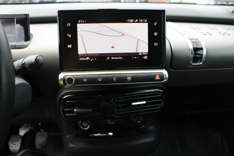 Photo 12 de l'offre de CITROEN C4 CACTUS II 1L5 BLUEHDI 100 CV SHINE BOITE 6V GPS RÃGULATEUR BLUETOOTH CAMÃRA  JANTES 17 USB à 13990€ chez Bougel transactions