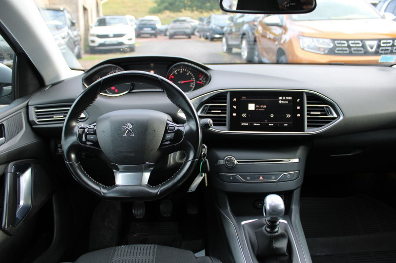 Photo 9 de l'offre de PEUGEOT 308 III 1L6 HDI 120 CV ALLURE GPS 3D CLIM MI/CUIR USB JA 16 RADAR BLUETOOTH RÃGULATEUR à 13500€ chez Bougel transactions