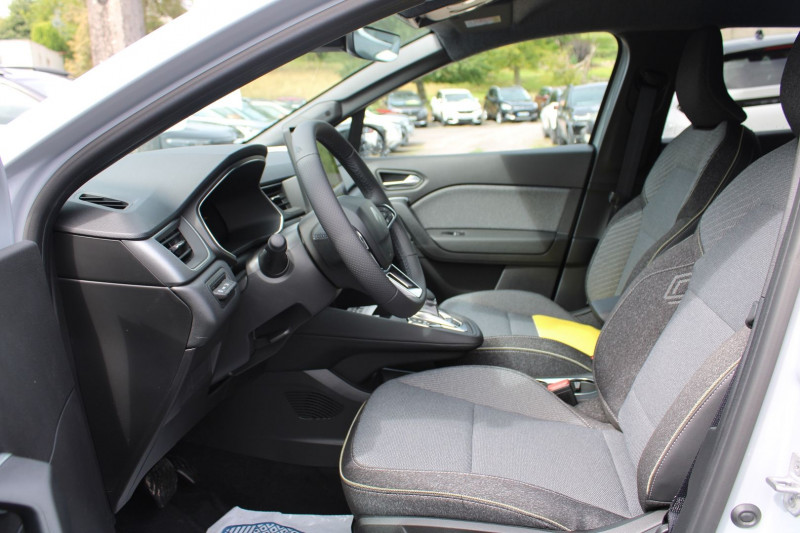 Photo 8 de l'offre de RENAULT SYMBIOZ TECHNO 145 CV HYBRIDE GPS 3D CAMÃRA AUDIO USB JA 18 FULL LED I-COKPIT BOITE AUTO à 29990€ chez Bougel transactions
