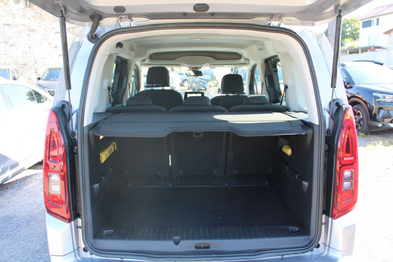 Photo 6 de l'offre de OPEL COMBO LIFE 1L5 DIESEL 100 GPS USB CLIM AUTO ABS JA RÃGULATEUR BLUETOOTH LEDS ACCOUDOIR à 15990€ chez Bougel transactions