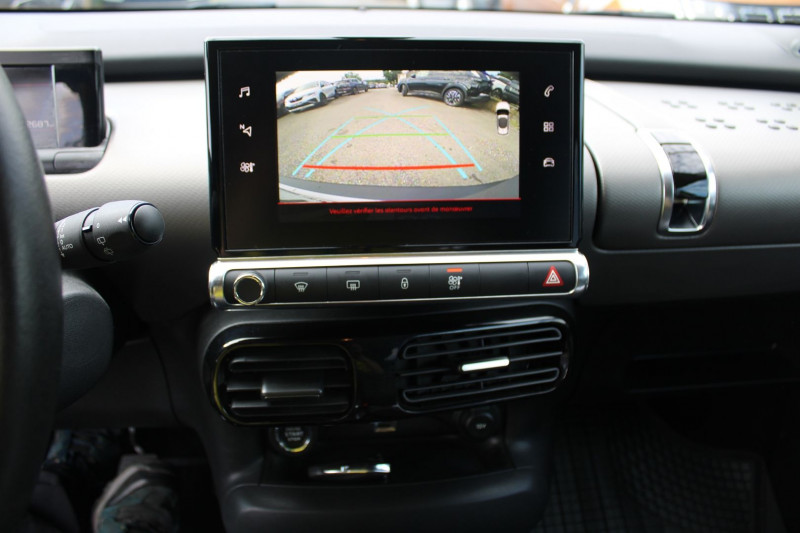 Photo 13 de l'offre de CITROEN C4 CACTUS II 1L5 BLUEHDI 100 CV SHINE BOITE 6V GPS RÃGULATEUR BLUETOOTH CAMÃRA  JANTES 17 USB à 13990€ chez Bougel transactions