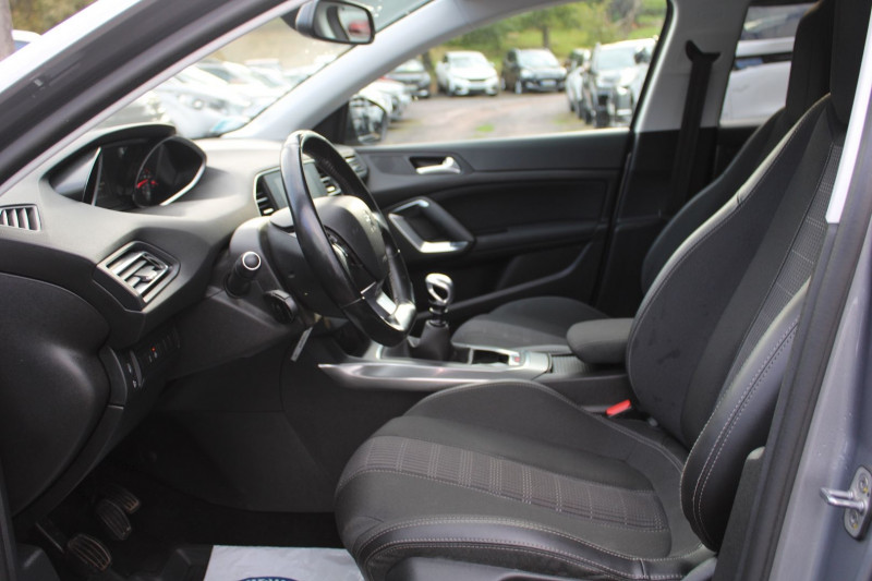 Photo 7 de l'offre de PEUGEOT 308 III 1L6 HDI 120 CV ALLURE GPS 3D CLIM MI/CUIR USB JA 16 RADAR BLUETOOTH RÃGULATEUR à 13500€ chez Bougel transactions