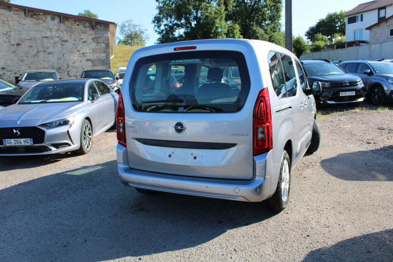 Photo 2 de l'offre de OPEL COMBO LIFE 1L5 DIESEL 100 GPS USB CLIM AUTO ABS JA RÃGULATEUR BLUETOOTH LEDS ACCOUDOIR à 15990€ chez Bougel transactions