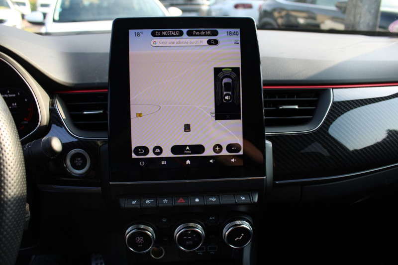 Photo 13 de l'offre de RENAULT ARKANA RS-LINE 160 CV HYBRIDE GPS 3D CAMÃRA USB JA 18 ATTELAGE I-COKPIT BOITE AUTO EDC à 23990€ chez Bougel transactions
